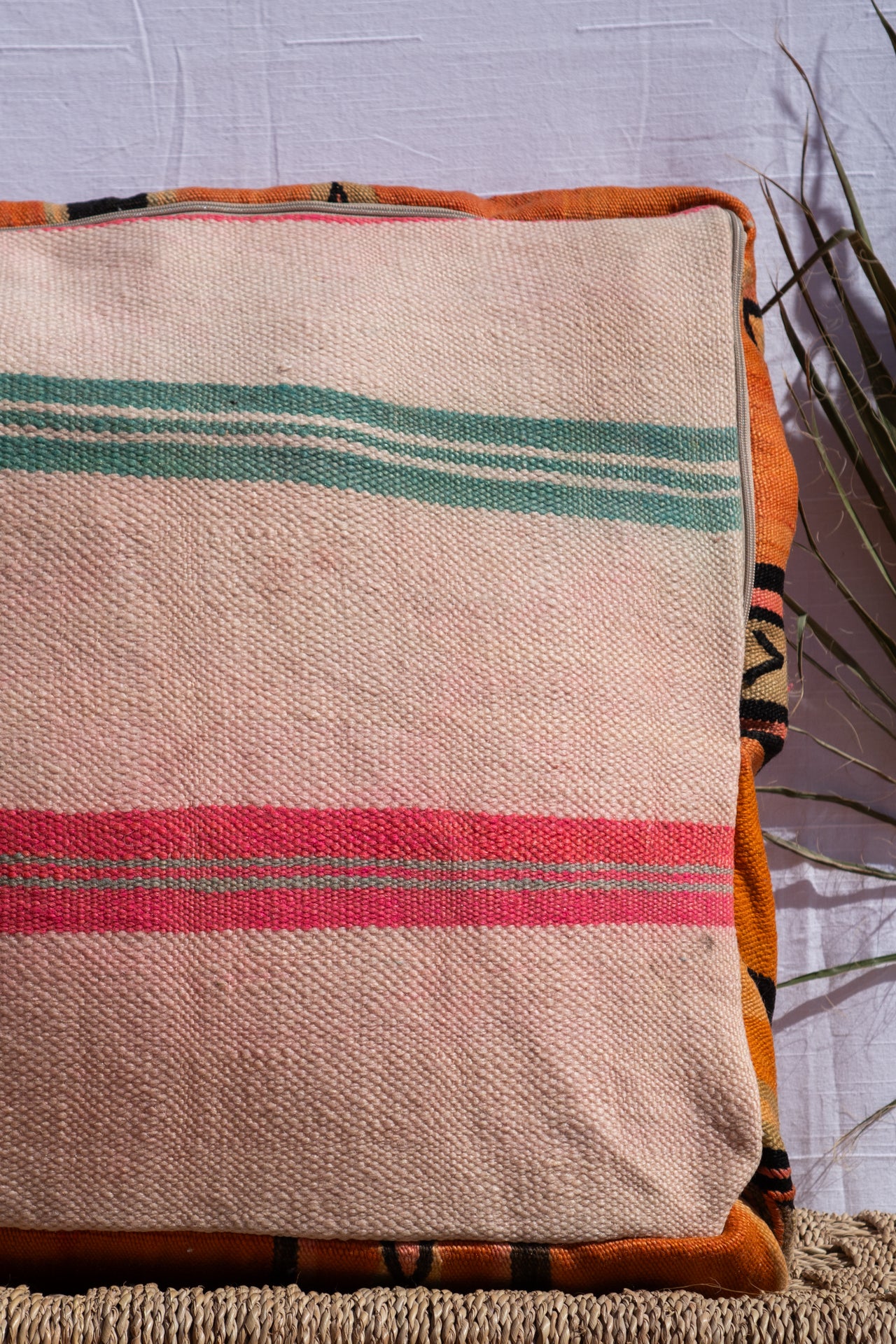 MOROCCAN VINTAGE POUF | ANKER POINT