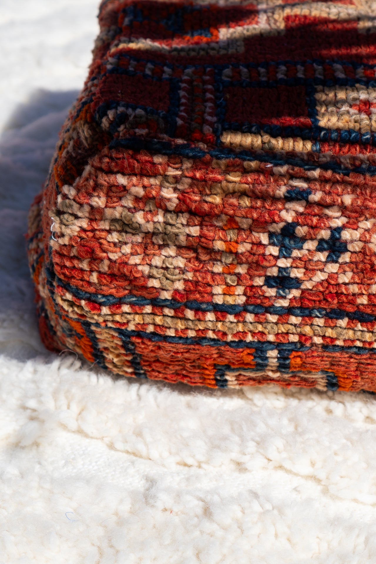 MOROCCAN VINTAGE POUF | DEVILS ROCK
