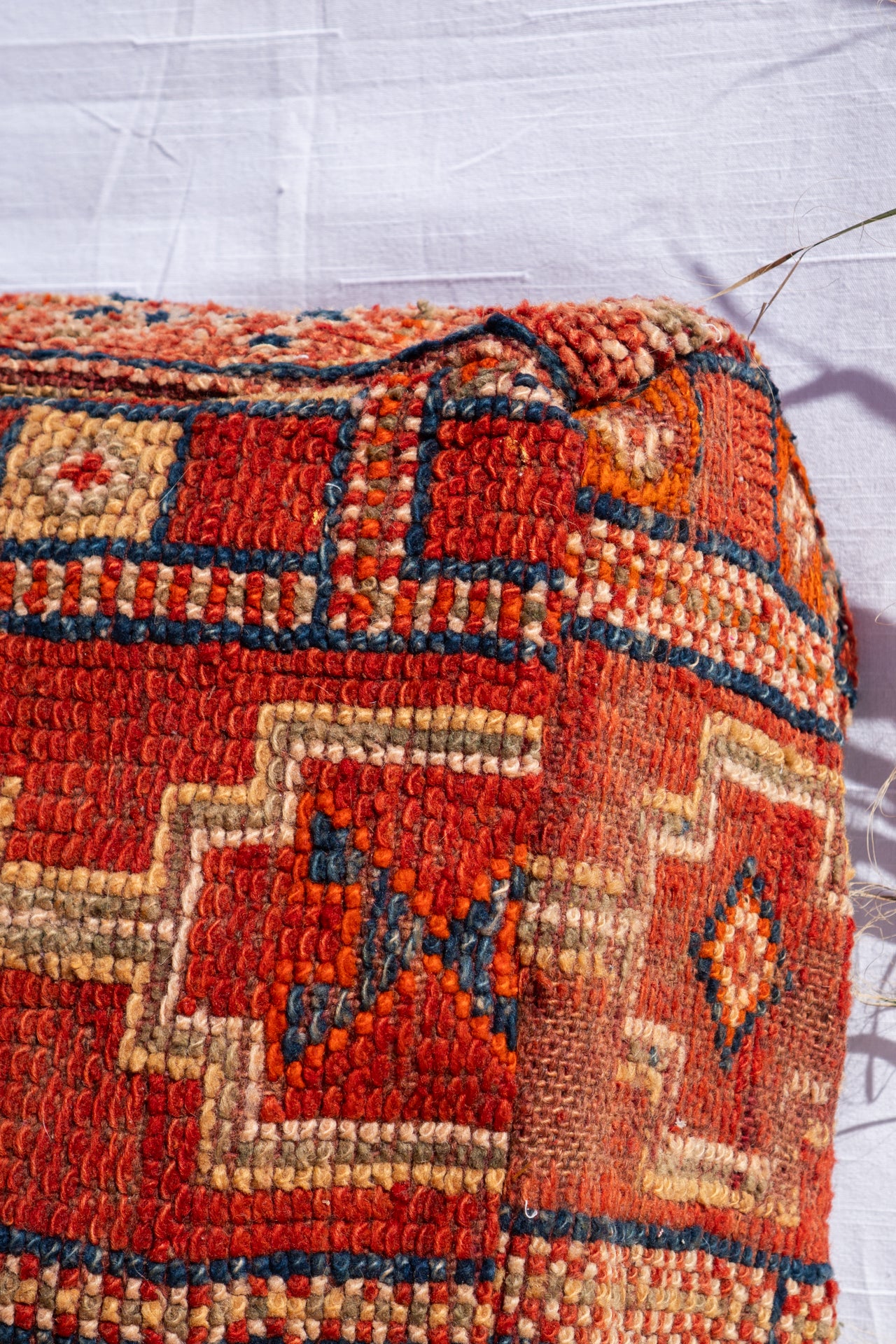 MOROCCAN VINTAGE POUF | DEVILS ROCK