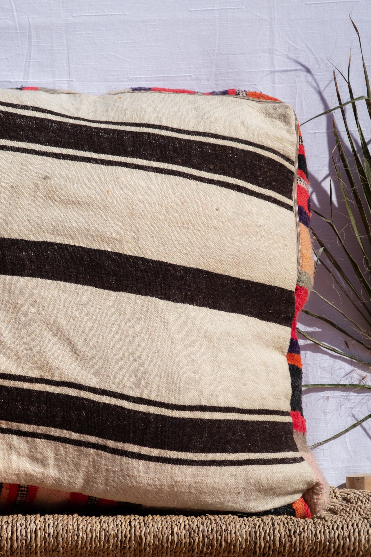 MOROCCAN VINTAGE POUF | LA SOURCE
