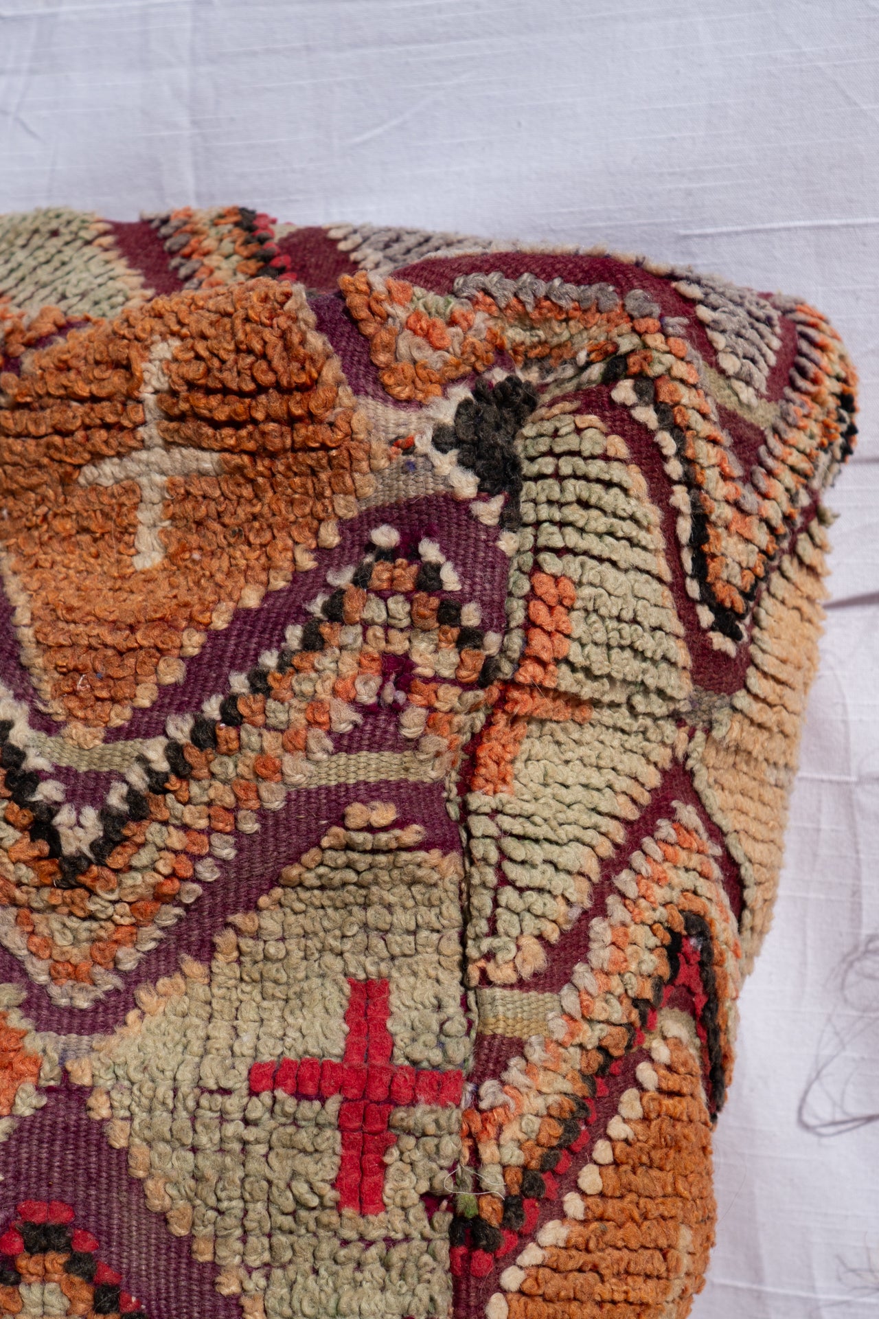 MOROCCAN VINTAGE POUF | TAMRI