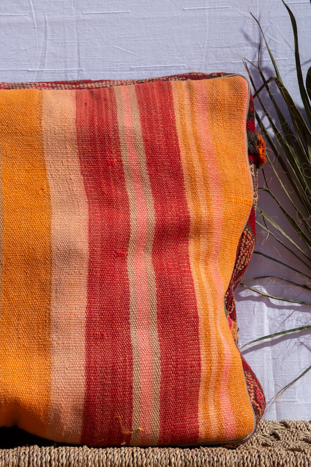 MOROCCAN VINTAGE POUF | ANZA