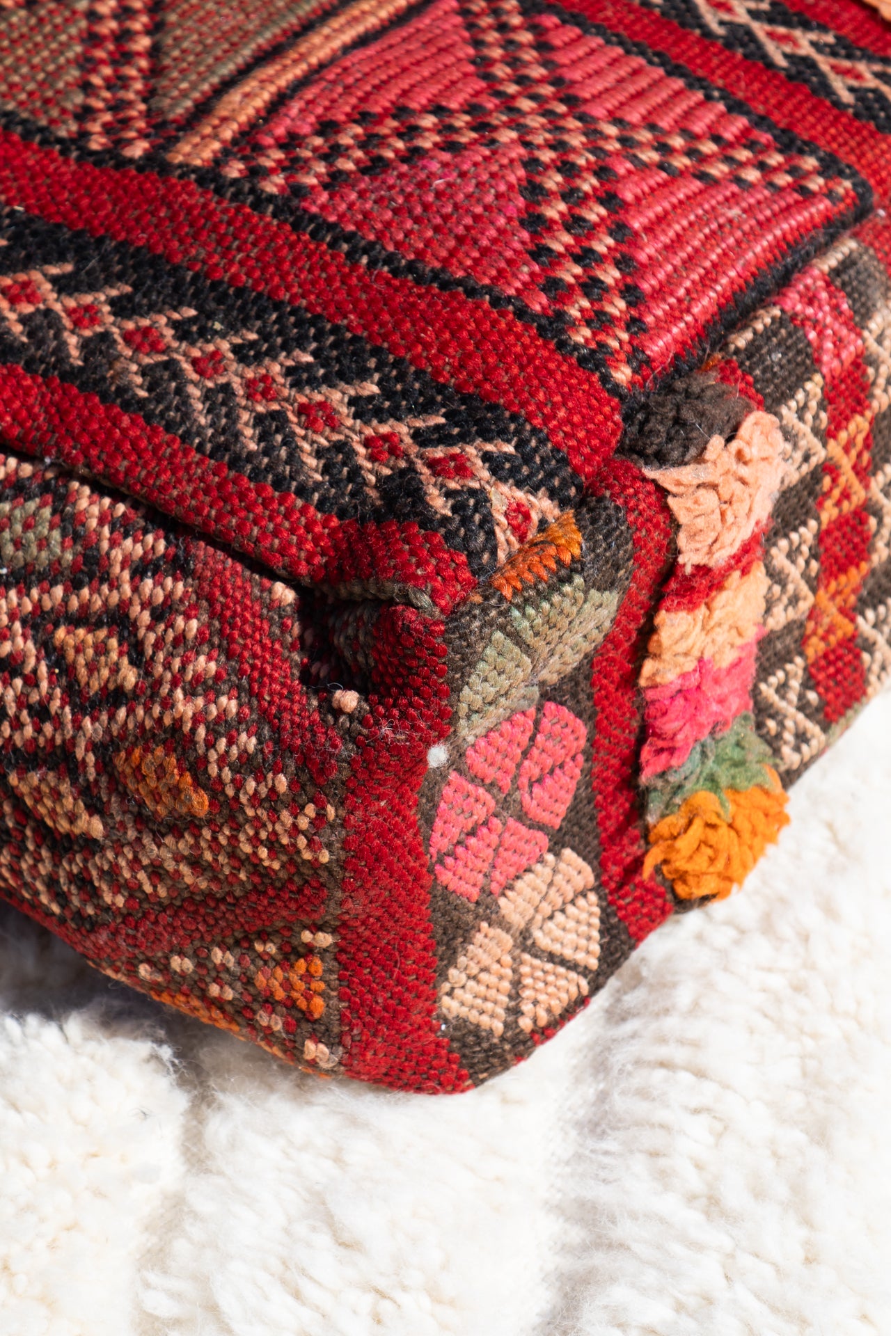 MOROCCAN VINTAGE POUF | ANZA