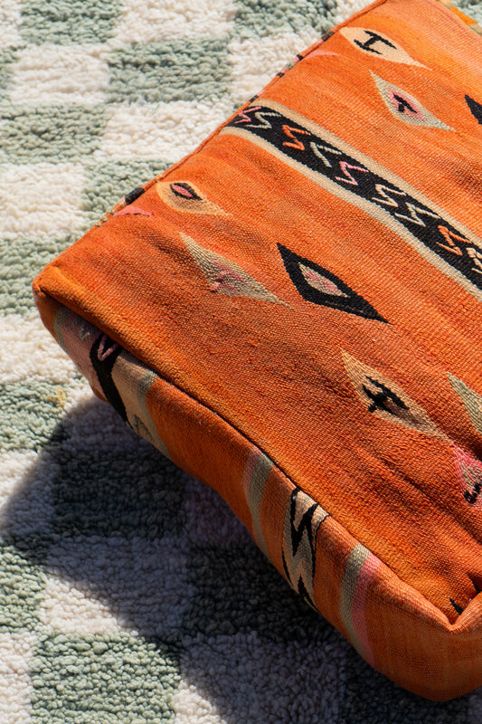MOROCCAN VINTAGE POUF | ANKER POINT