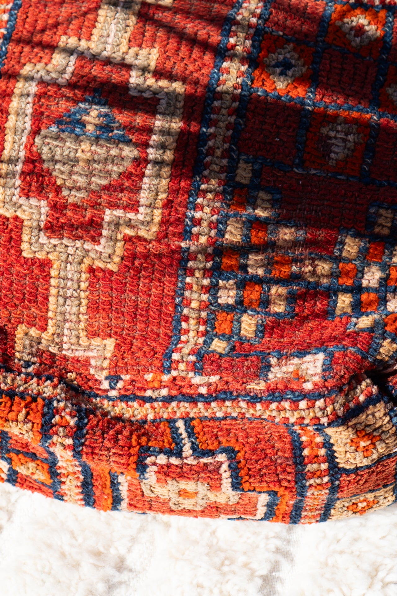 MOROCCAN VINTAGE POUF | DEVILS ROCK