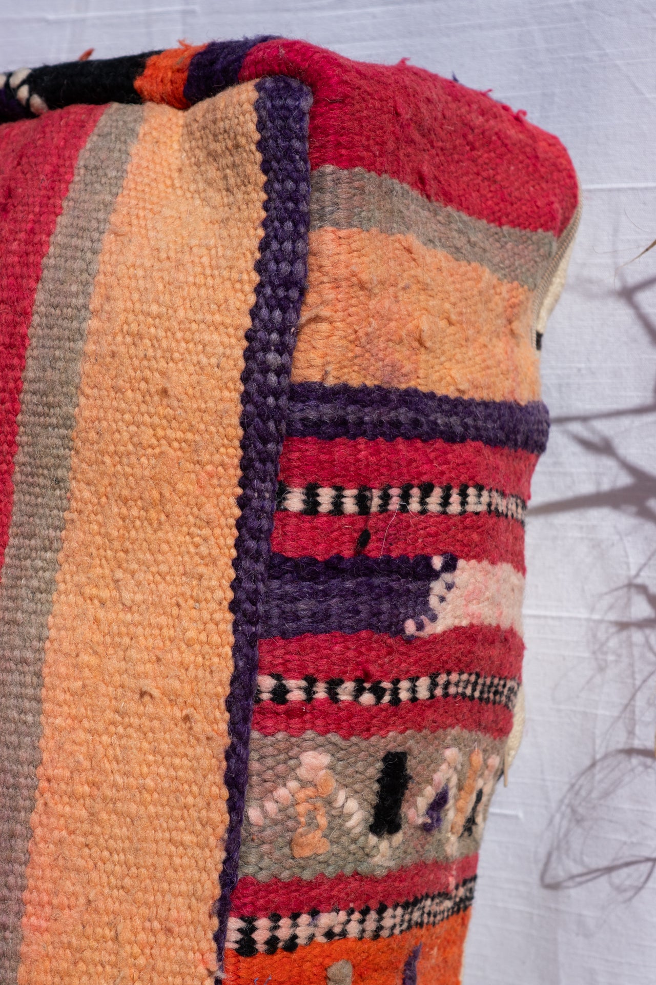 MOROCCAN VINTAGE POUF | LA SOURCE