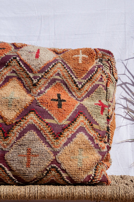 MOROCCAN VINTAGE POUF | TAMRI